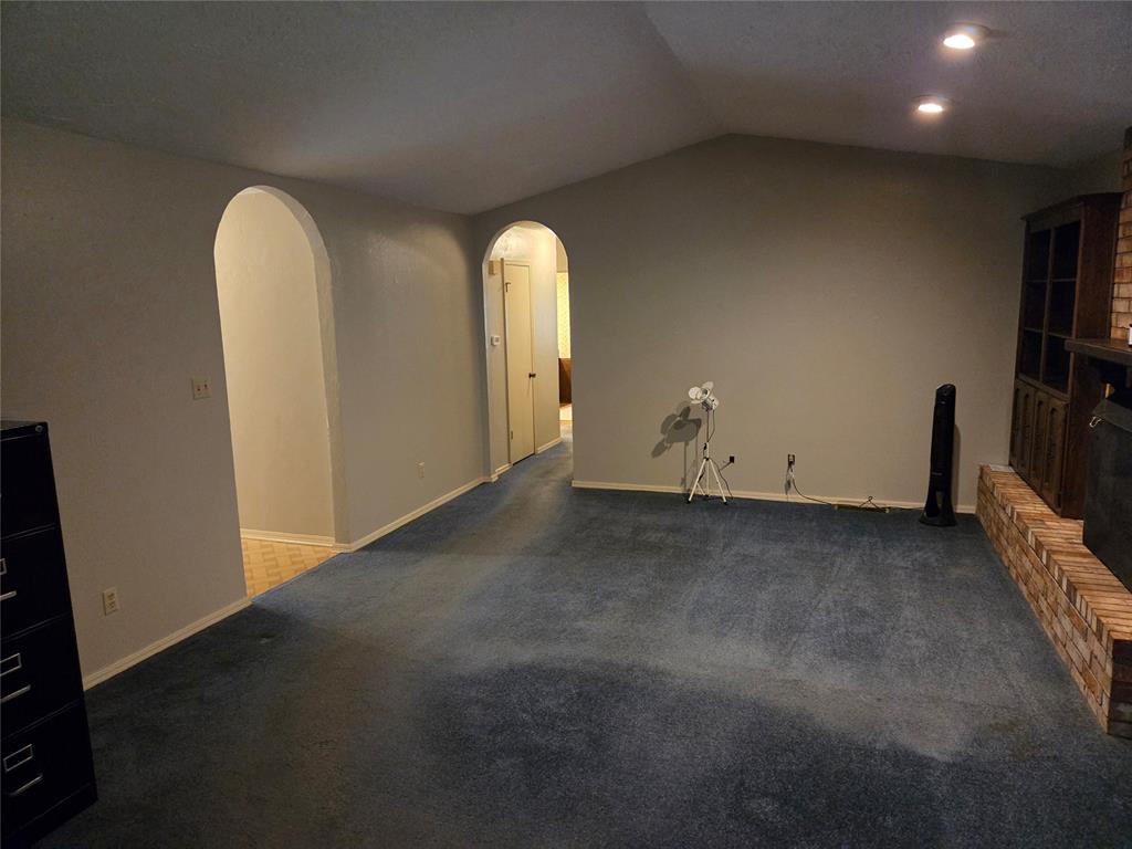 2714 Forest Oaks Circle Property Photo 4