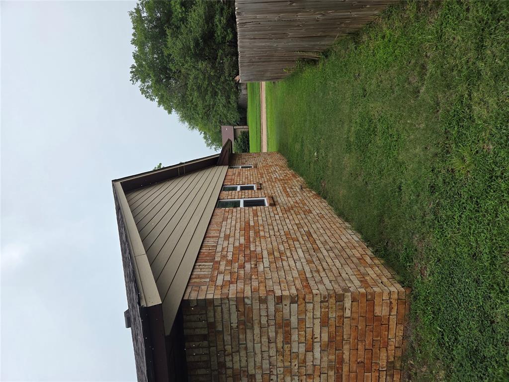 2714 Forest Oaks Circle Property Photo 5
