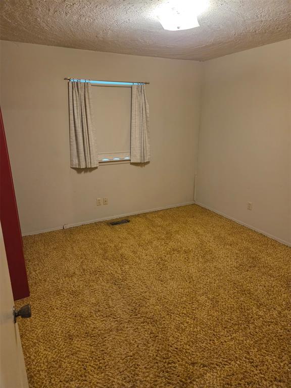 2714 Forest Oaks Circle Property Photo 7