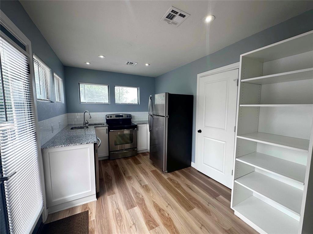3924 Nw Liberty Street Grg-apt Property Photo 3