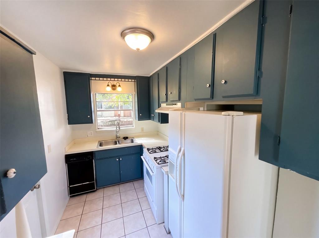 323 W 7th Street Property Photo 6