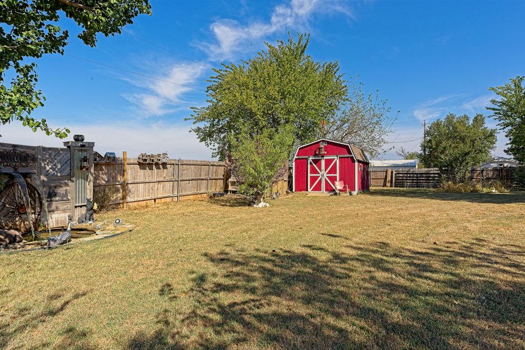 1901 S Broadway Property Photo 39