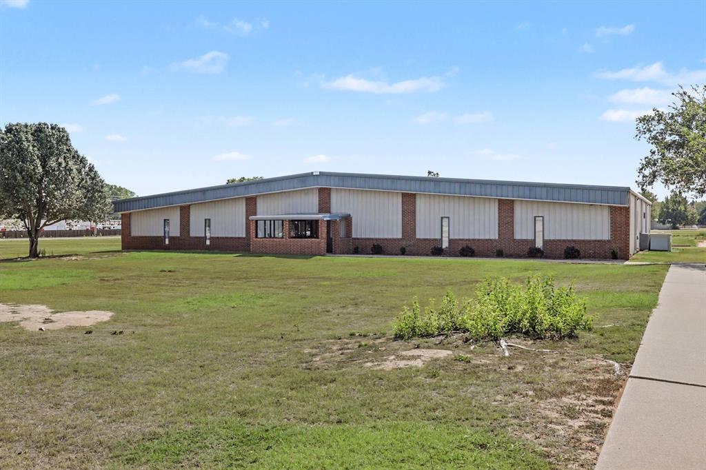 932 W State Highway 152 Highway Property Photo 1