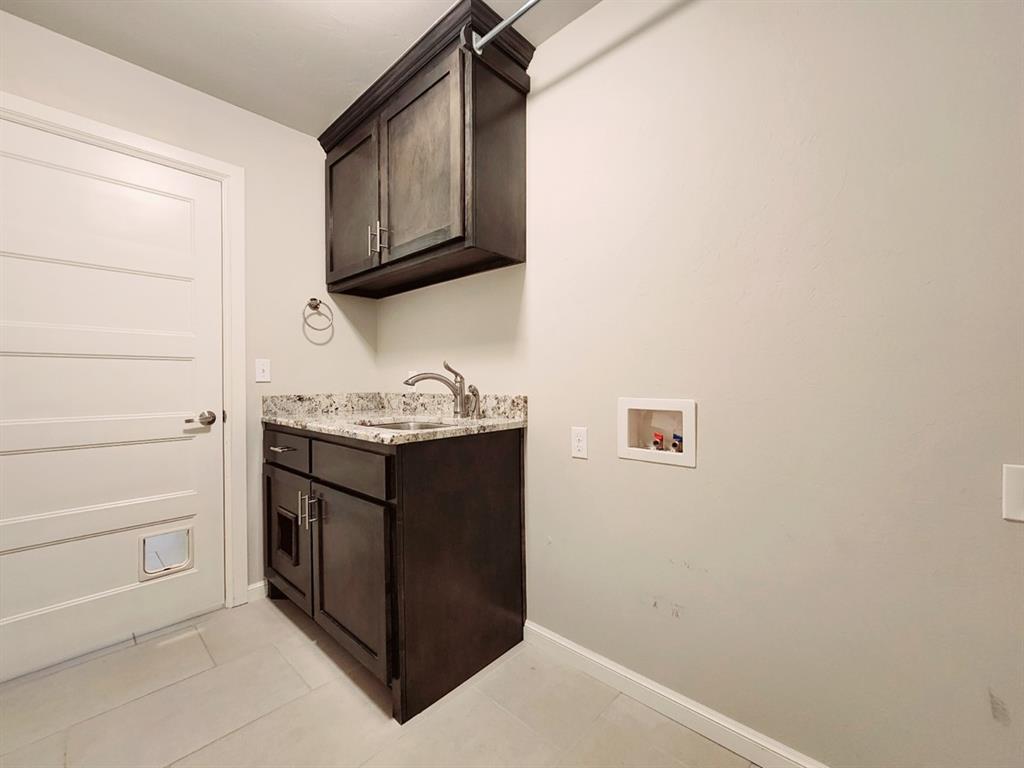 11309 Nw 104th Street Property Photo 24
