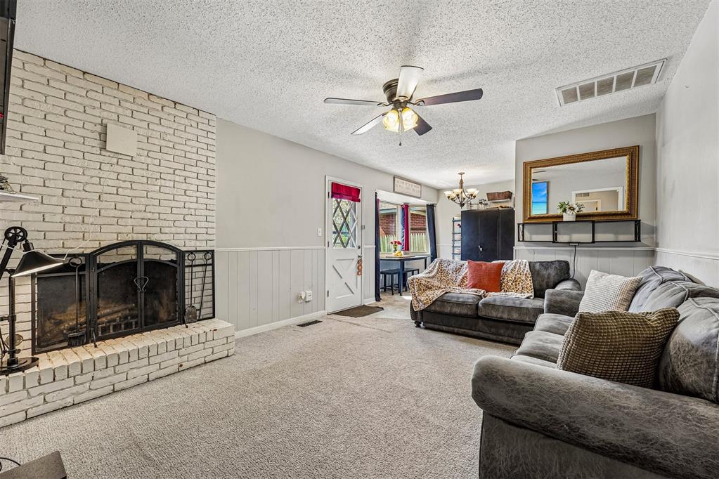 208 E 30th Street Property Photo 5