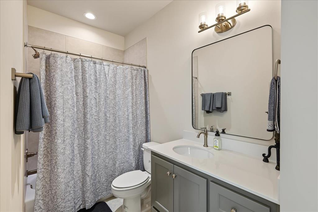 2421 Rumble Court Property Photo 14