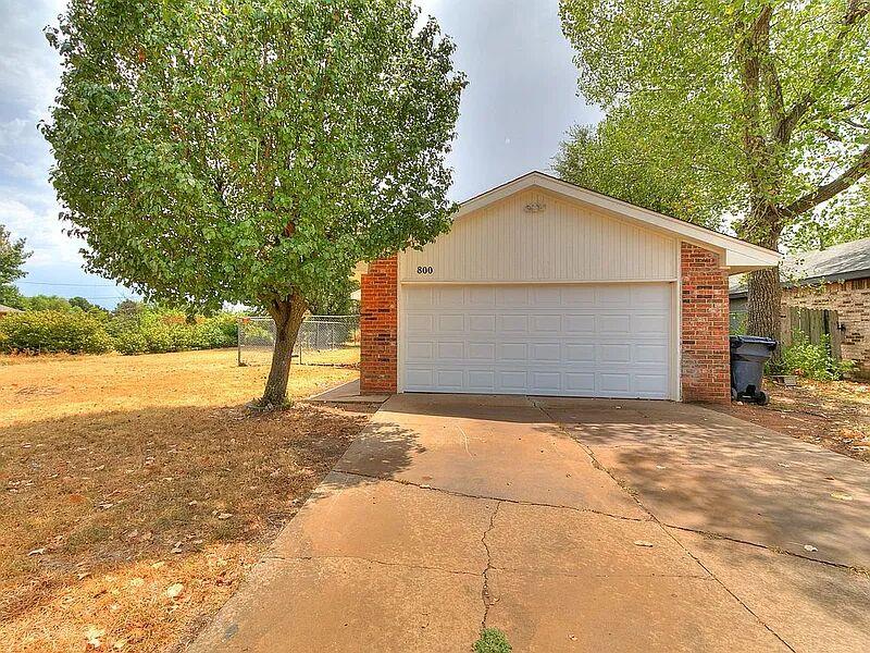 800 NW 113th Street Property Photo 1