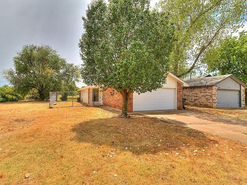 800 Nw 113th Street Property Photo 2