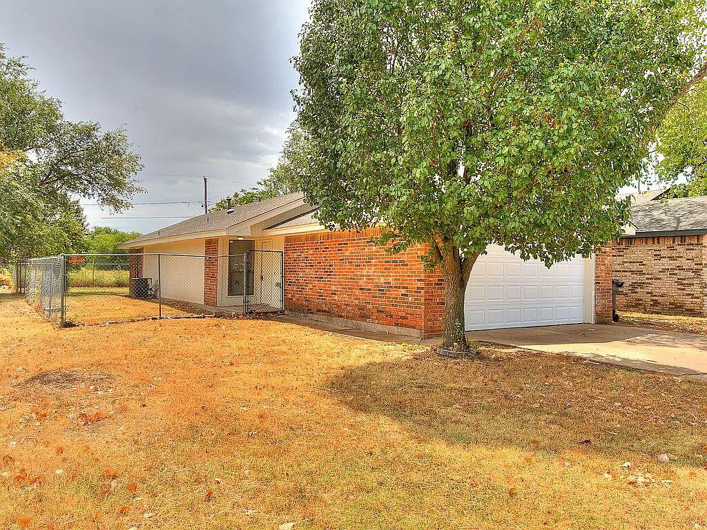 800 Nw 113th Street Property Photo 3