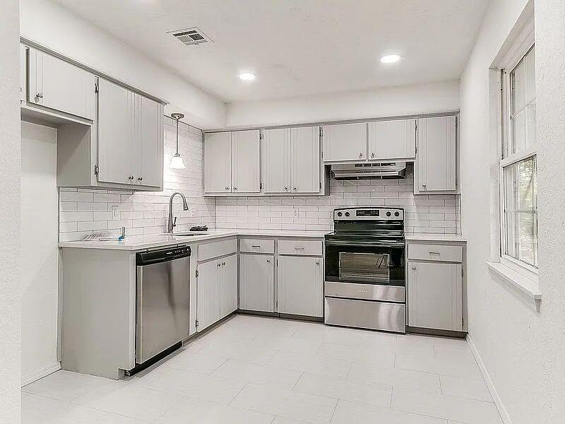 800 Nw 113th Street Property Photo 14