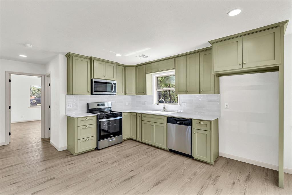 703 Thompson Drive Property Photo 26