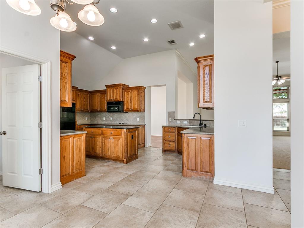 4100 Queensbury Court Property Photo 7