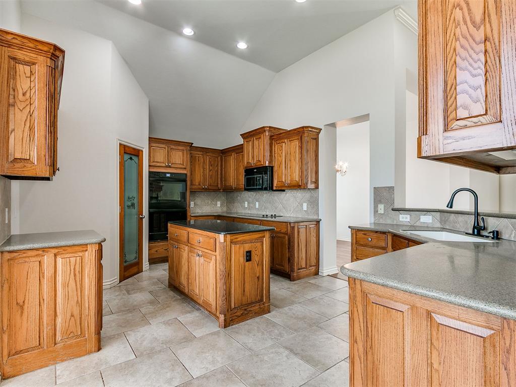 4100 Queensbury Court Property Photo 9
