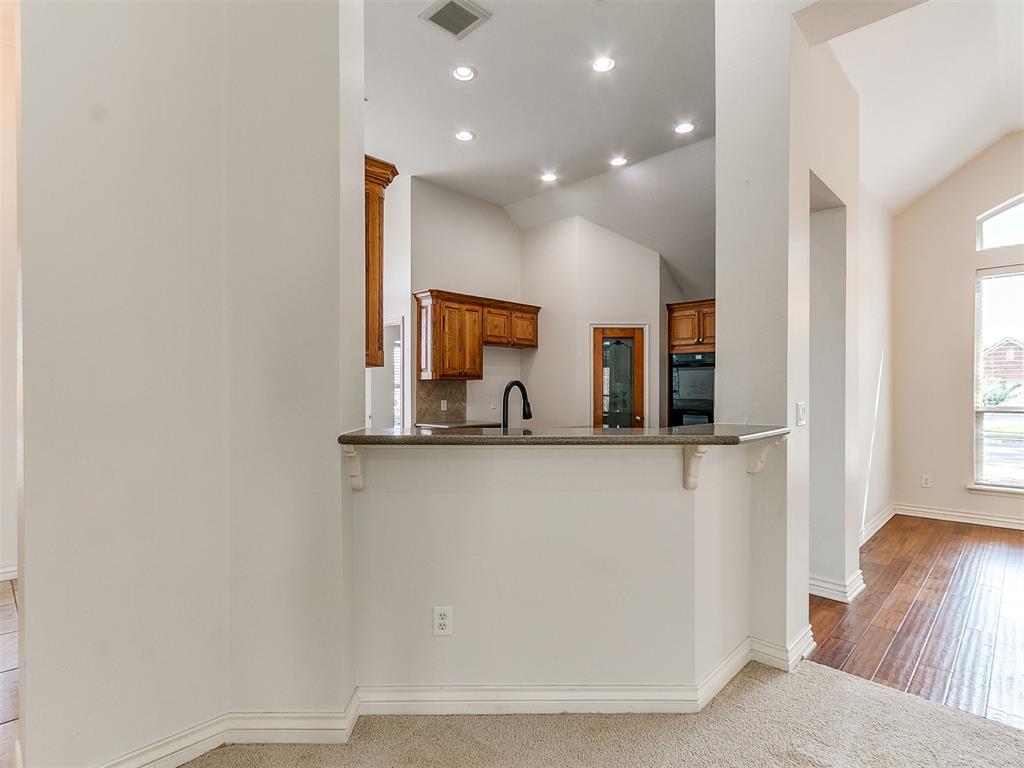 4100 Queensbury Court Property Photo 12