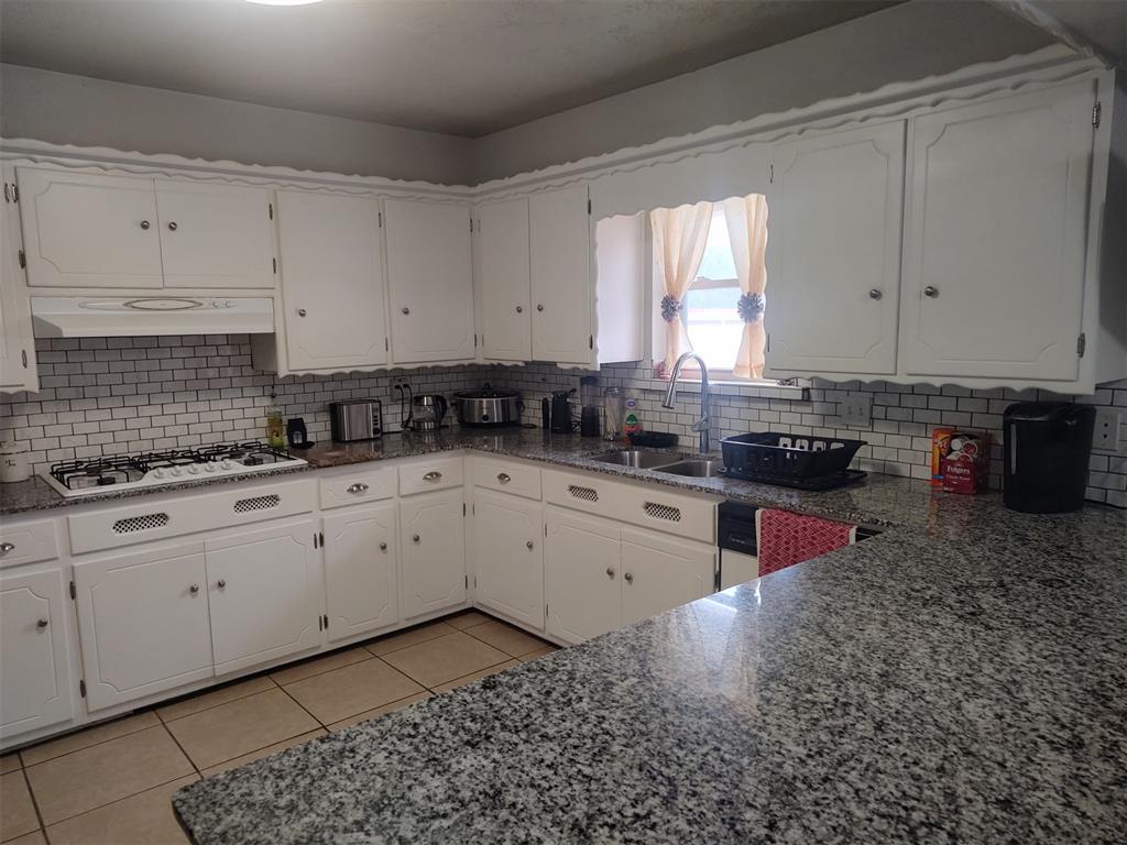 1625 Sw 70th Street Property Photo 3