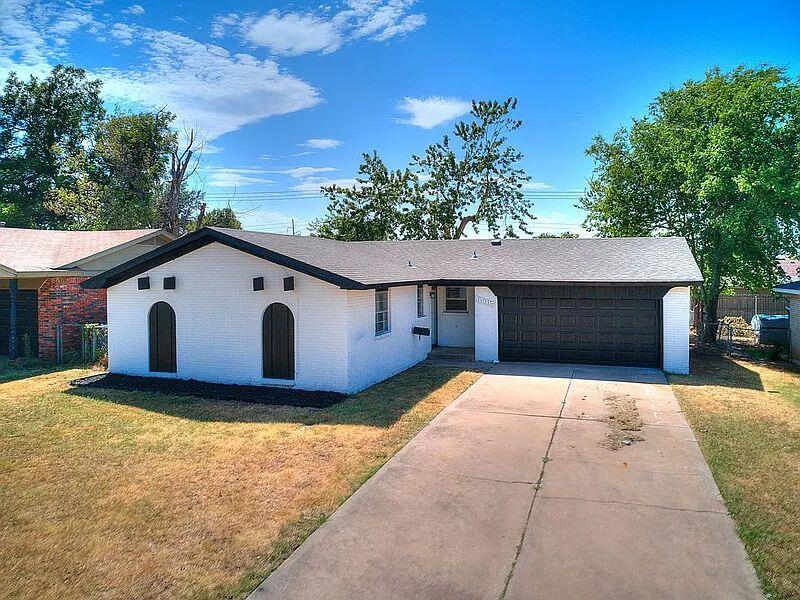10917 N McKinley Avenue Property Photo 1
