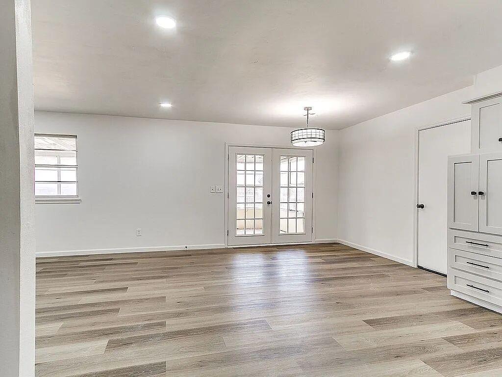 10917 N Mckinley Avenue Property Photo 9