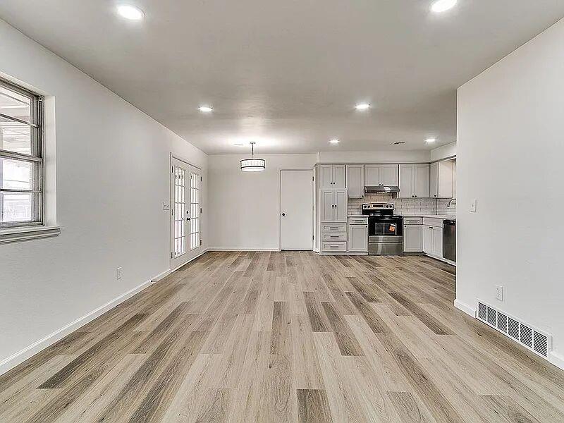 10917 N Mckinley Avenue Property Photo 17