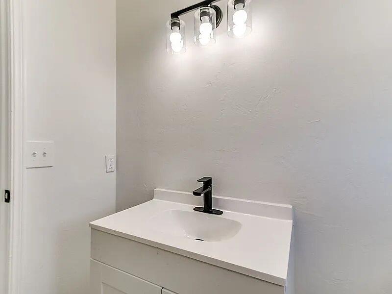 10917 N Mckinley Avenue Property Photo 27