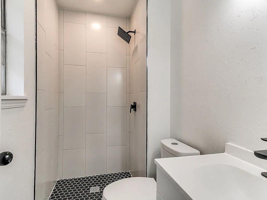 10917 N Mckinley Avenue Property Photo 34
