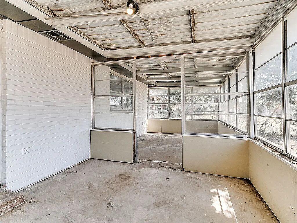 10917 N Mckinley Avenue Property Photo 37