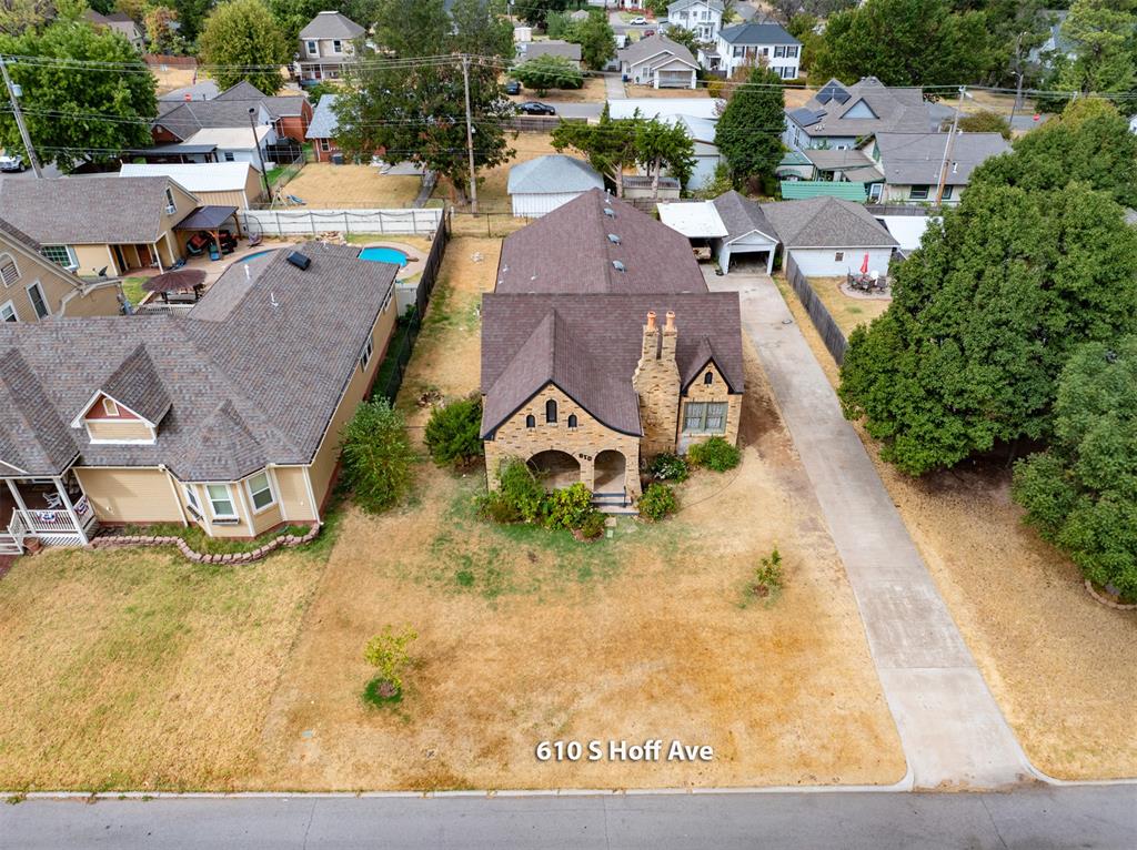 610 S Hoff Avenue Property Photo 2