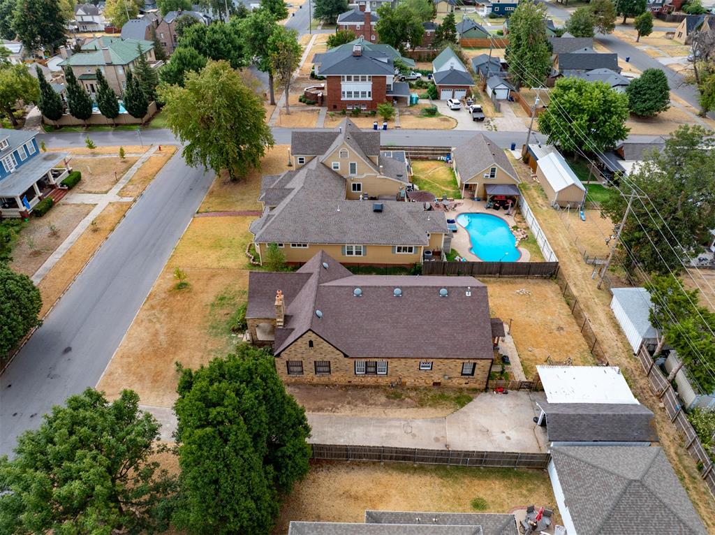 610 S Hoff Avenue Property Photo 3