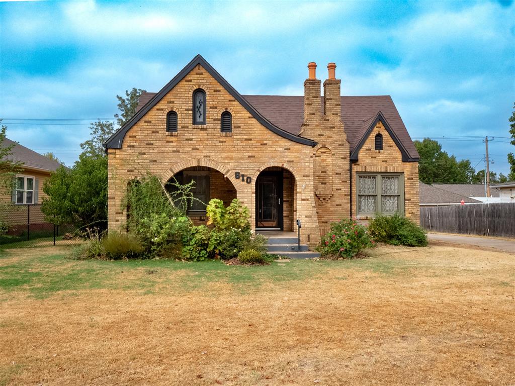 610 S Hoff Avenue Property Photo 4