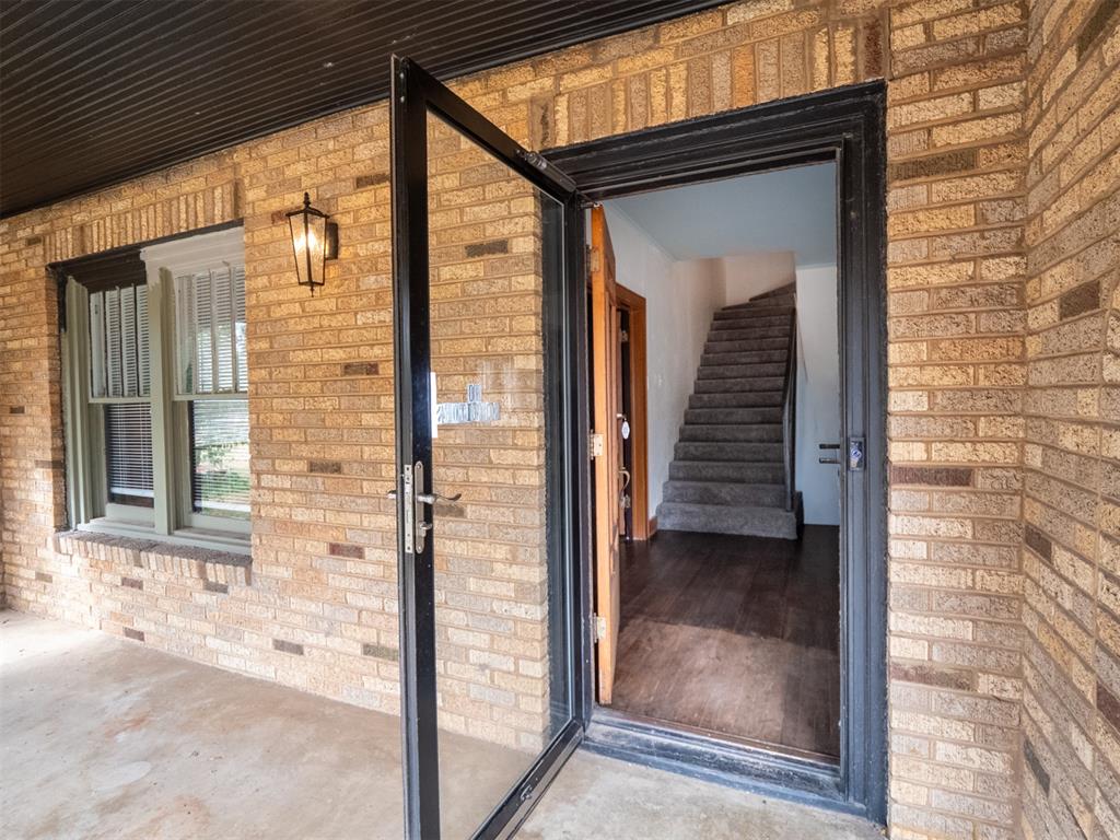 610 S Hoff Avenue Property Photo 12