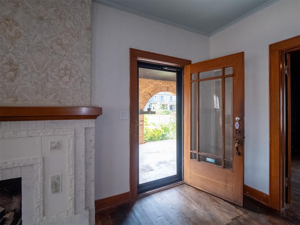 610 S Hoff Avenue Property Photo 13