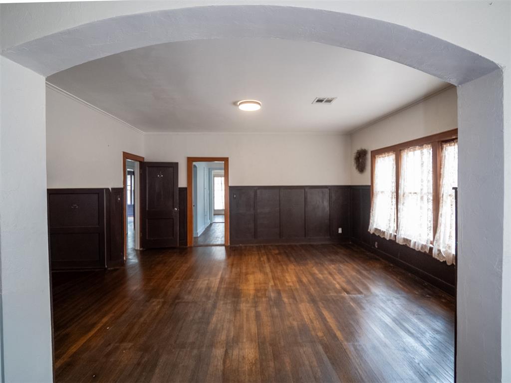 610 S Hoff Avenue Property Photo 23