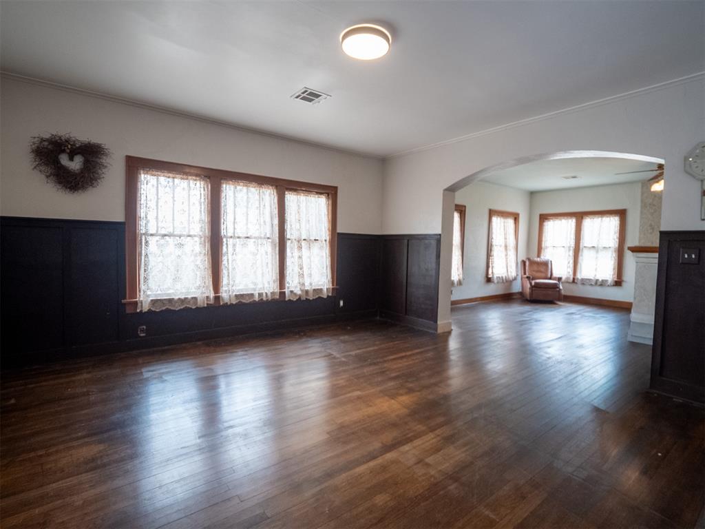 610 S Hoff Avenue Property Photo 25
