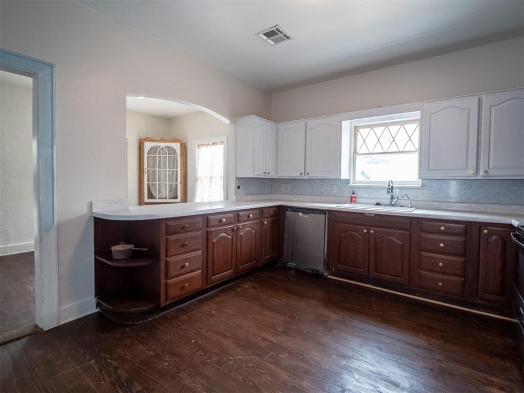 610 S Hoff Avenue Property Photo 29