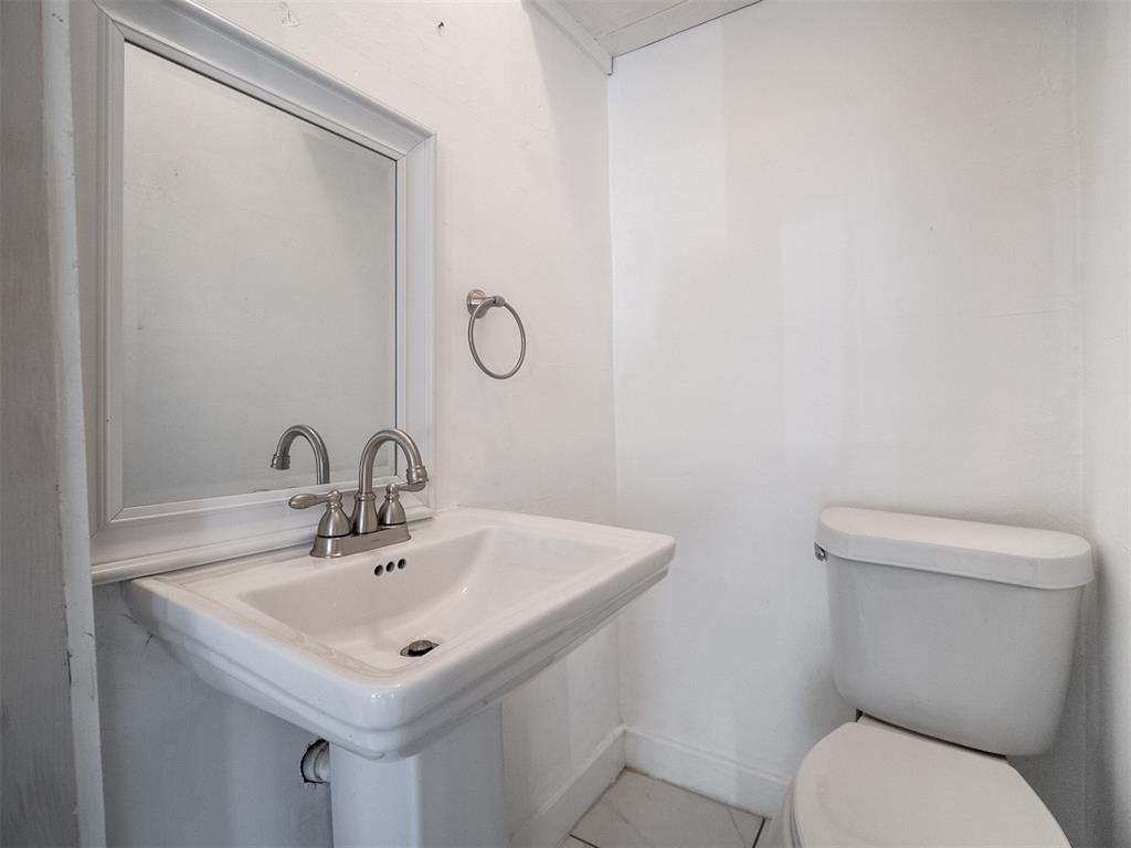 610 S Hoff Avenue Property Photo 38