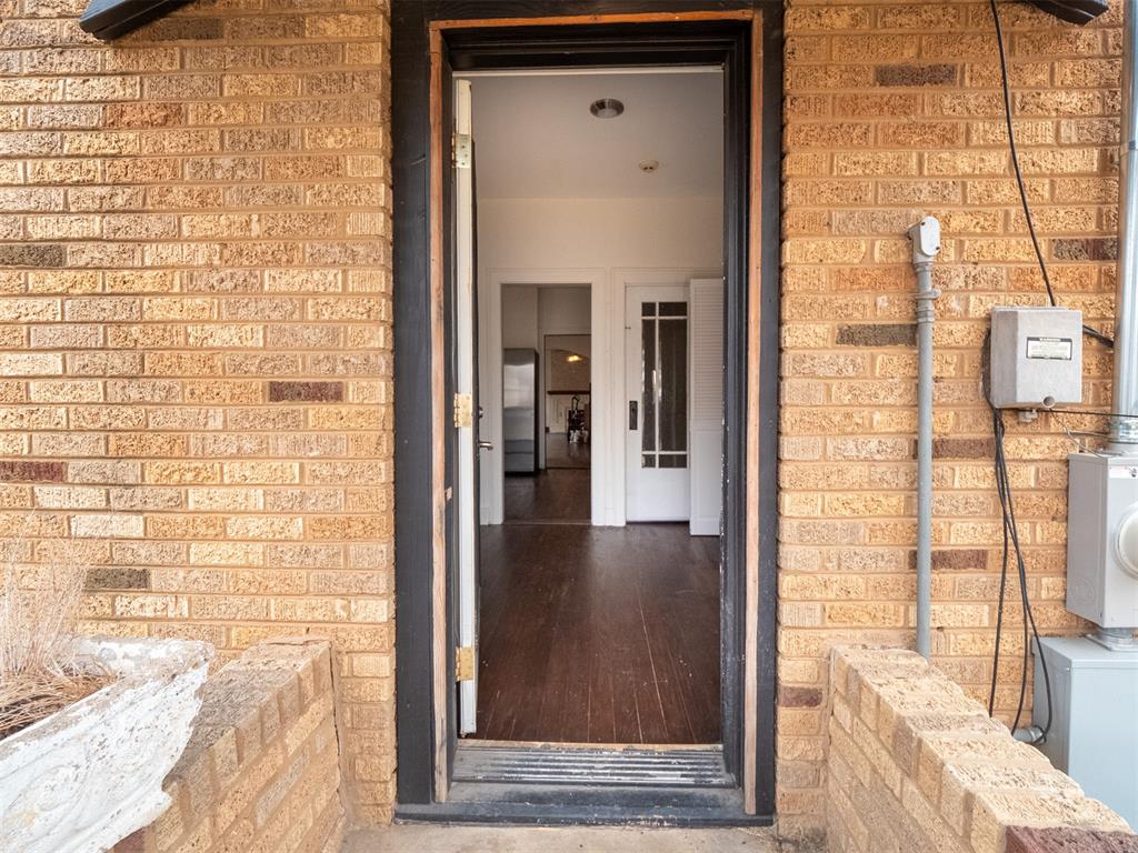 610 S Hoff Avenue Property Photo 42