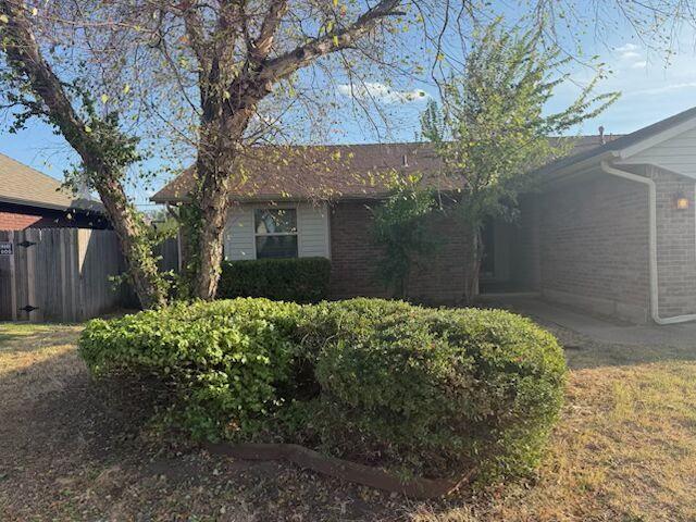 1004 SW 11th Street Property Photo 1
