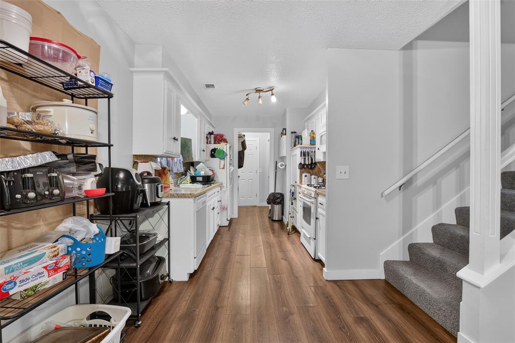 4736 S Newport Drive Property Photo 14