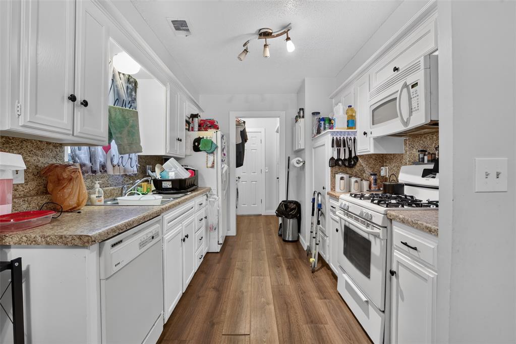 4736 S Newport Drive Property Photo 15