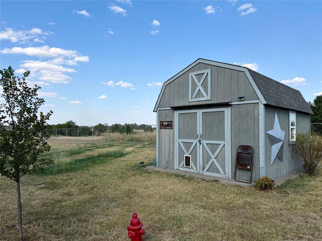 1515 Highway 81 Property Photo 8