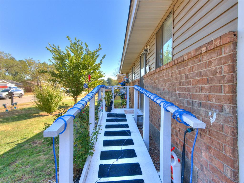 604 Meadowlake Drive Property Photo 4