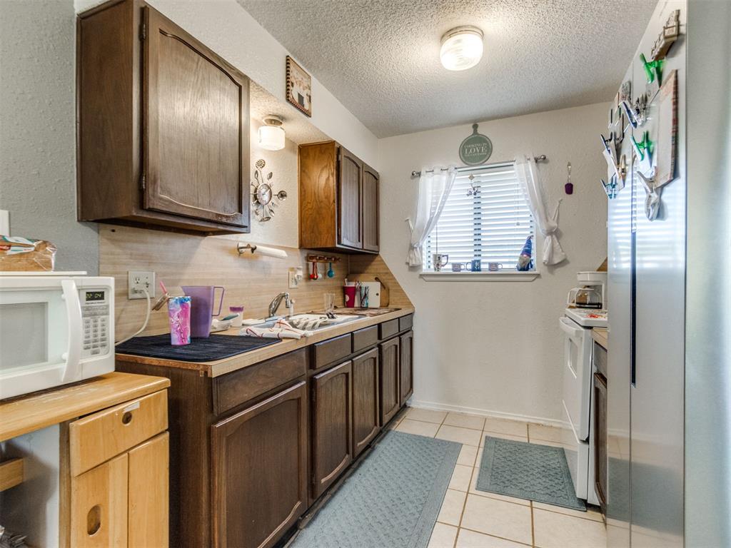 604 Meadowlake Drive Property Photo 7