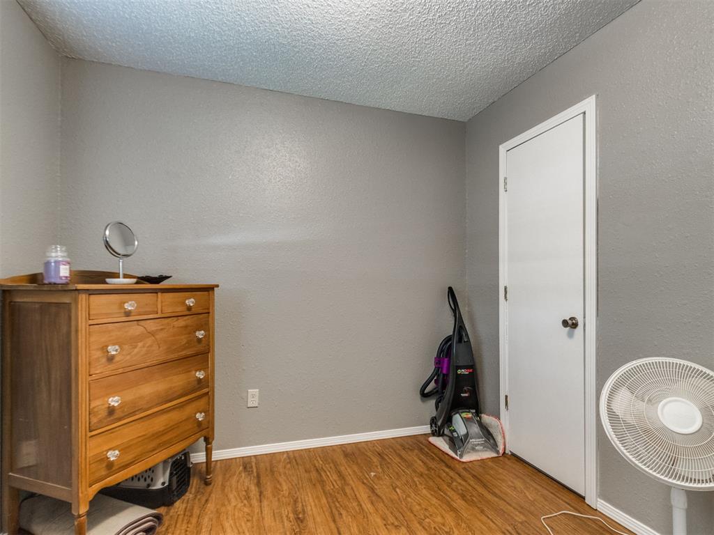604 Meadowlake Drive Property Photo 16