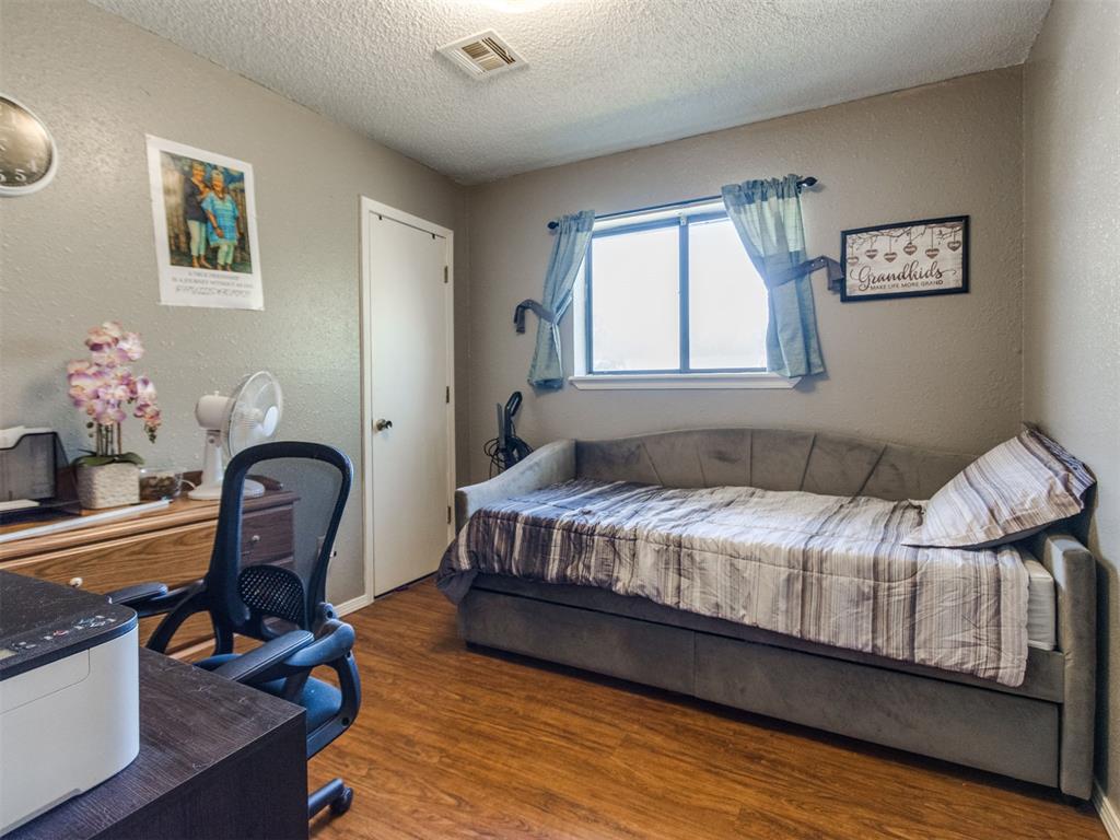 604 Meadowlake Drive Property Photo 18
