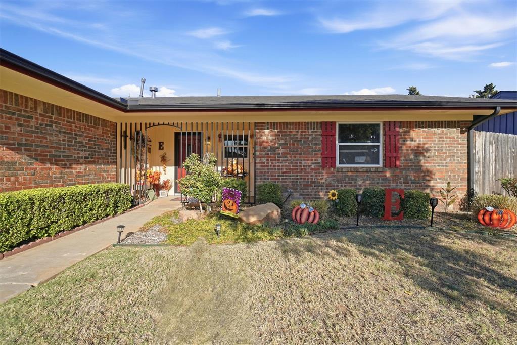 2512 Cherokee Strip Street Property Photo 7