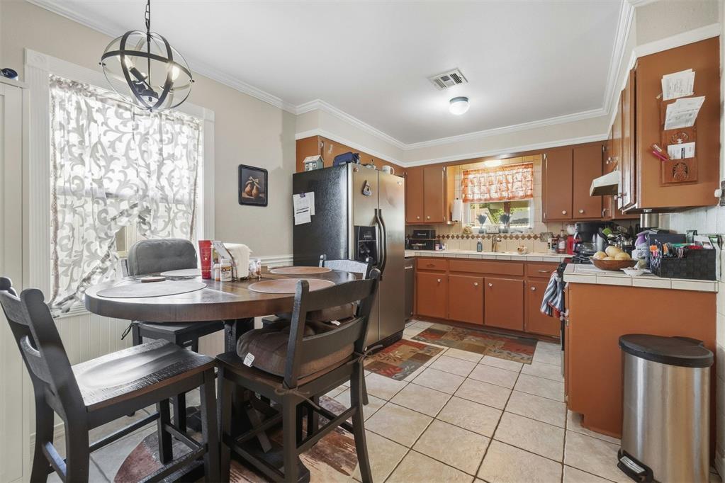 2512 Cherokee Strip Street Property Photo 18