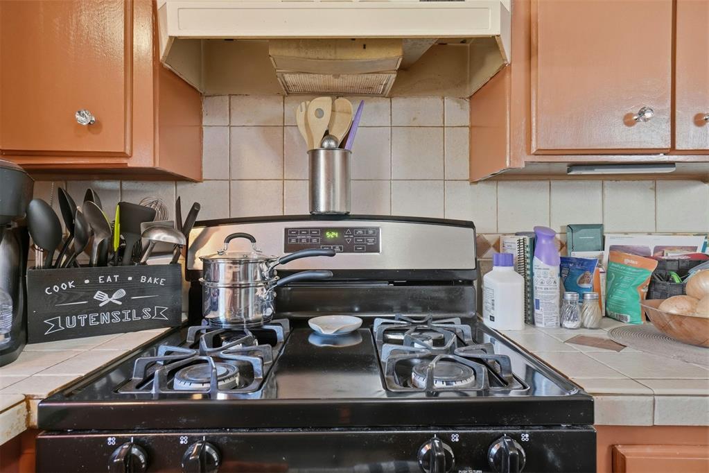 2512 Cherokee Strip Street Property Photo 24
