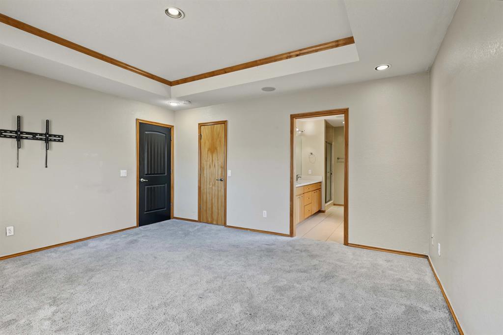 906 Renita Street Property Photo 8