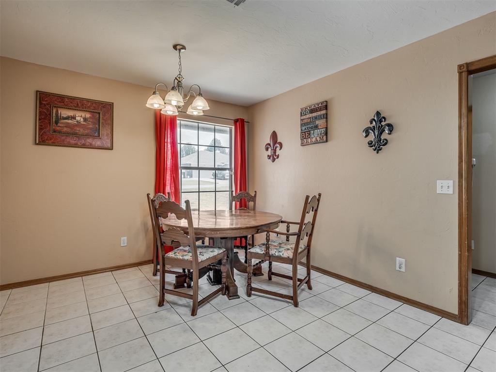1713 N Shawnee Trail Property Photo 9