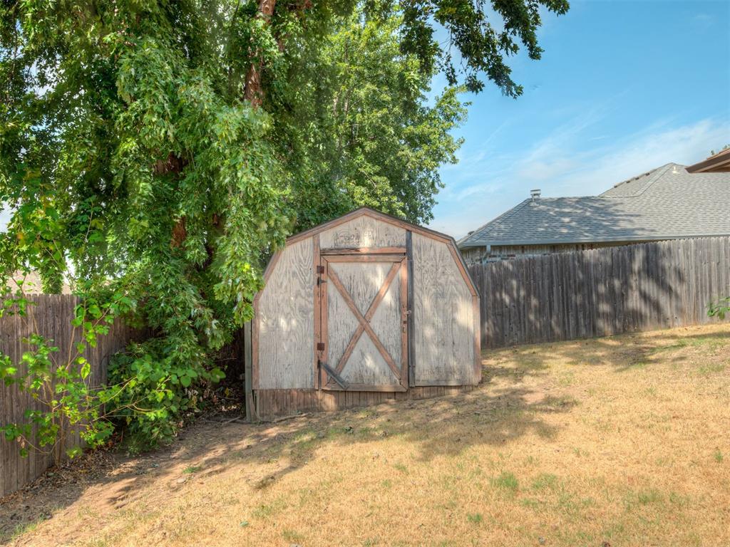 1713 N Shawnee Trail Property Photo 18