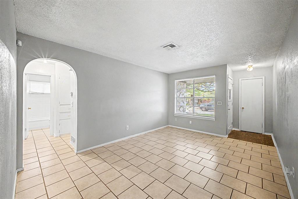 716 Lloyd Avenue Property Photo 2